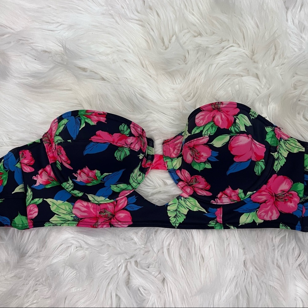 Hollister push up swim top - Picture 4 of 7